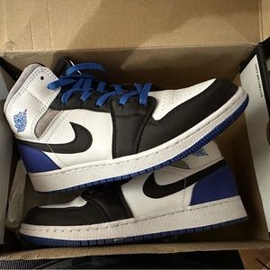 Jordan 1 Mid